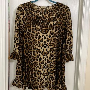 Nuggles size Small Leopard print top
